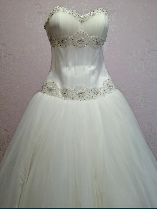 Віддам весільну сукню