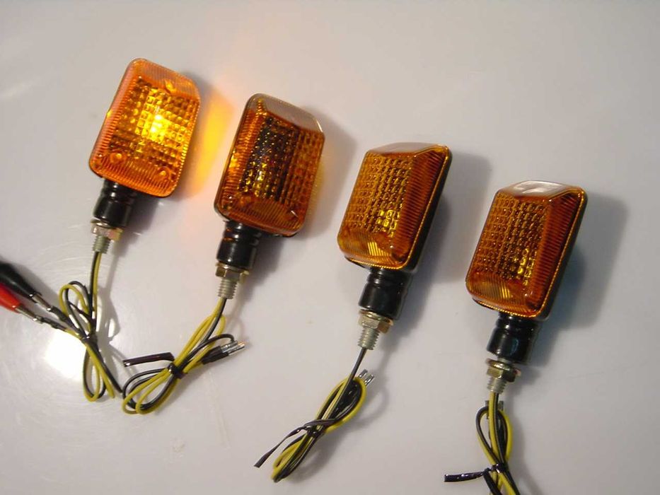 Piscas universais para mota ou moto4