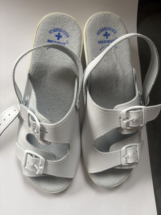 Białe damskie buty medibut ortopedyczne dla pielegniarek lekarzy