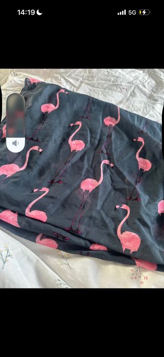 Piekna apaszka we flamingi