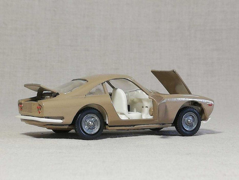 Модель автомобиля «Феррари Берлинетта Ferrari» машинка игрушка СССР