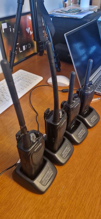 2 pares walkie talkies Kenwood