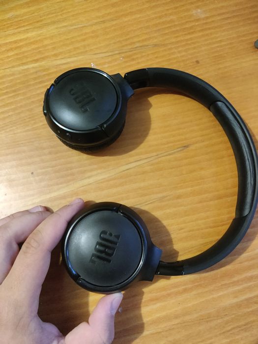 Наушники JBL в гарному стані