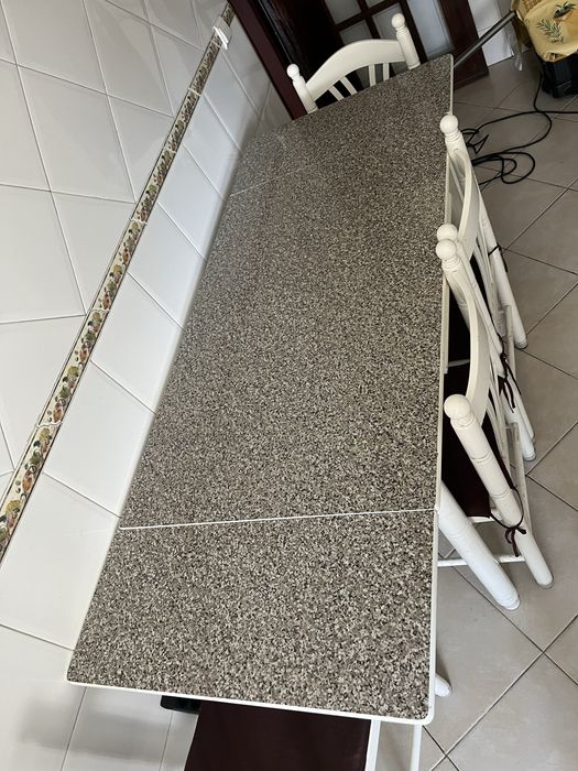 Mesa de cozinha extensivel c/ 4 cadeiras