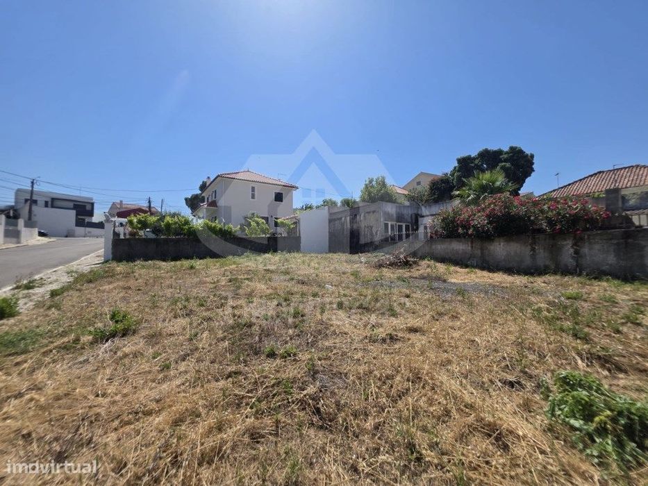 Terreno urbano com 283 m² na Portela da Azóia, Santa Iria de Azóia