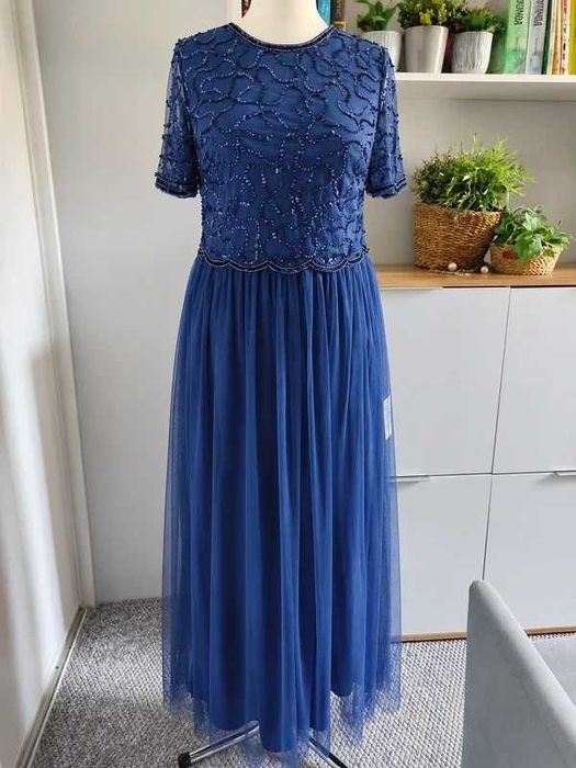 Niebieska sukienka maxi zdobiona cekinami 42