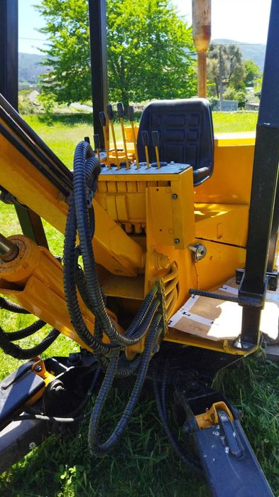 Máquina Giratória tipo Aranha