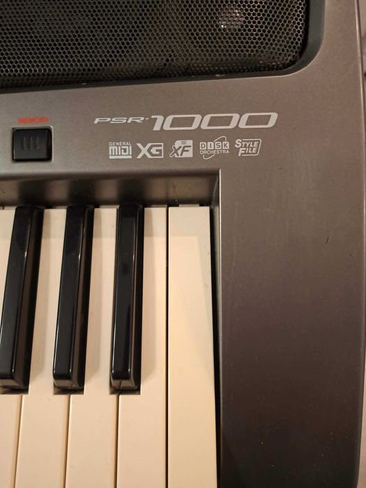 Sprzedam Yamaha PSR 1000