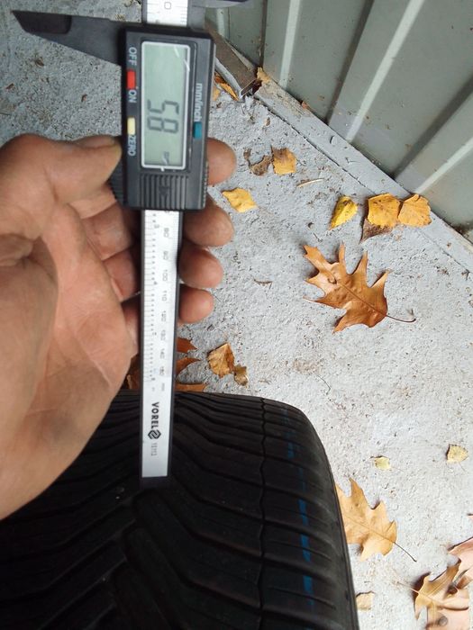 Opona wielosezonowa 215/45r17 MICHELIN 2020r 6mm