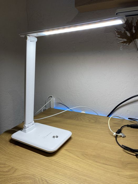 Світильник для офісу або на письмовий стіл