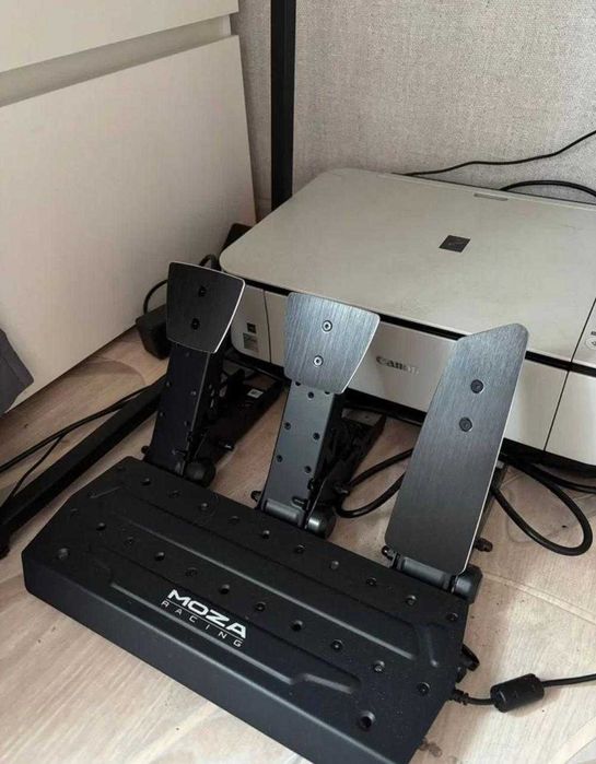 MOZA R9 V2 bundle base, pedais, volante e shifter