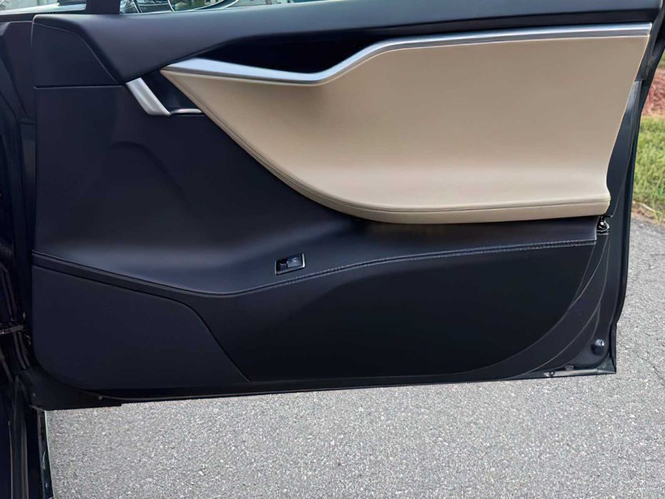 Tesla Model S      2017