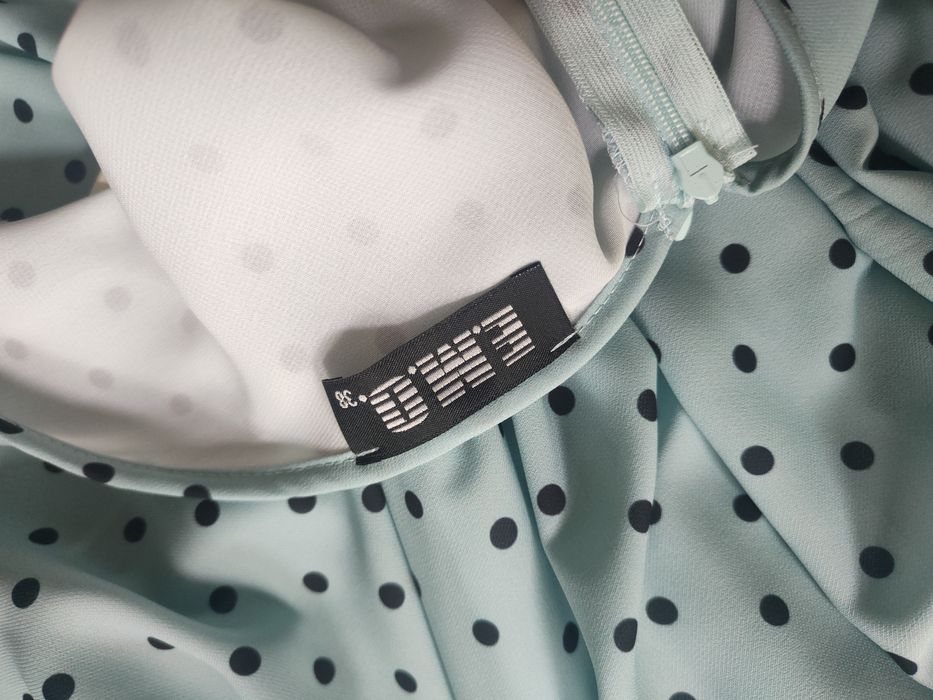 Emo midi sukienka Madlen zielona w kropki 38 M
Cudowna, zwiewna MIDI s