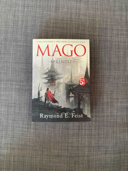 Livro - Mago (Livro 1 de Aprendiz)