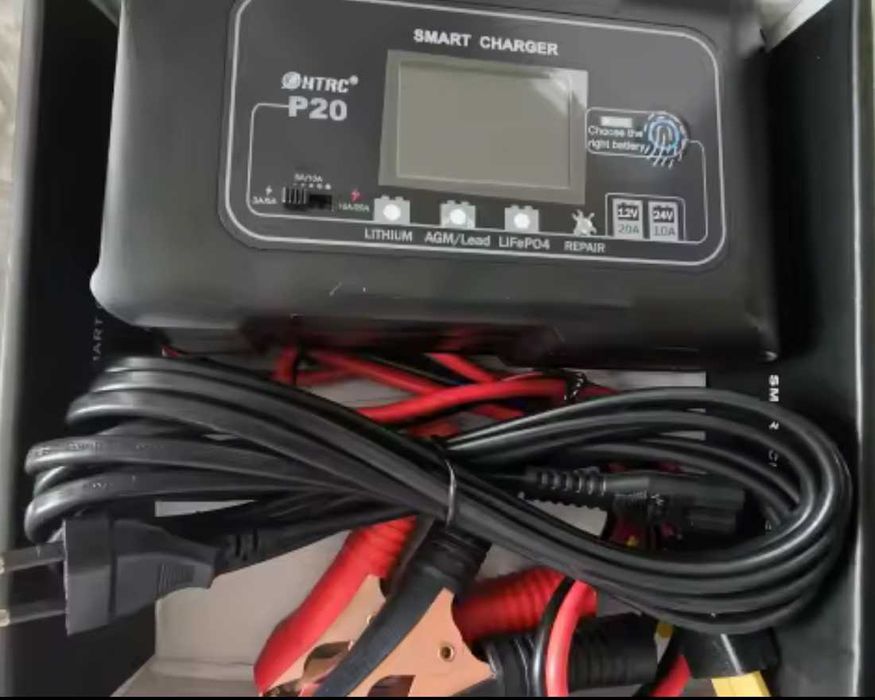 Зарядний пристрій HTRC P20 12В/20А для LiFePO4, кислотних, гелевих,AGM