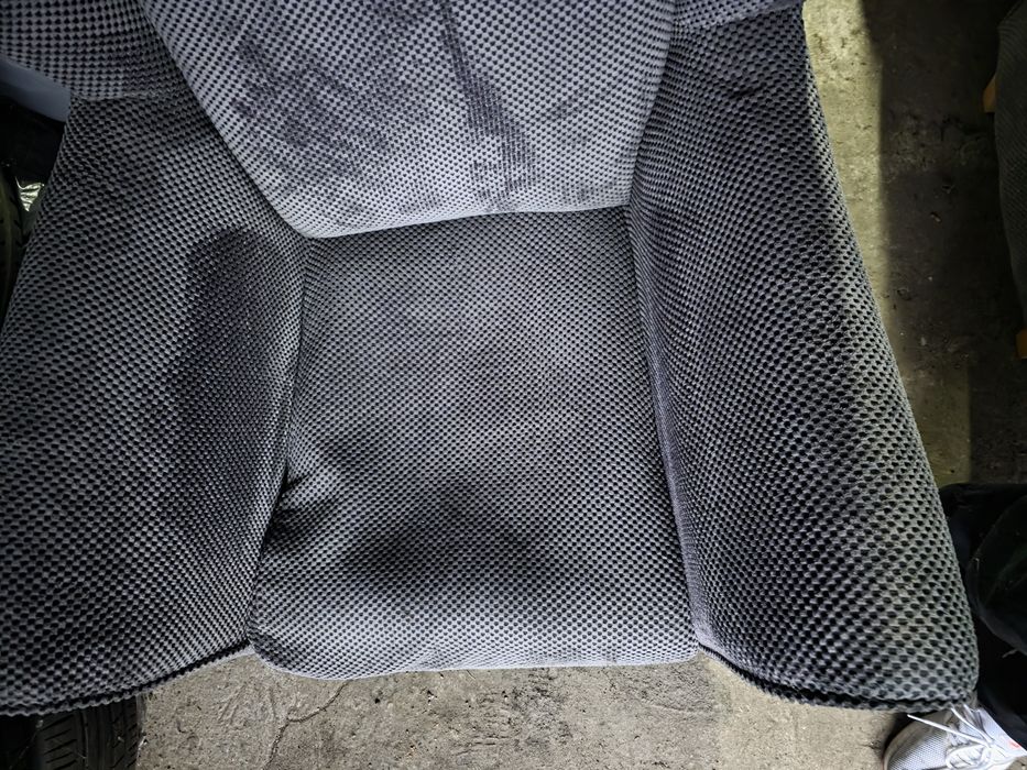 Fotele "uszak" 4 + pufy 4