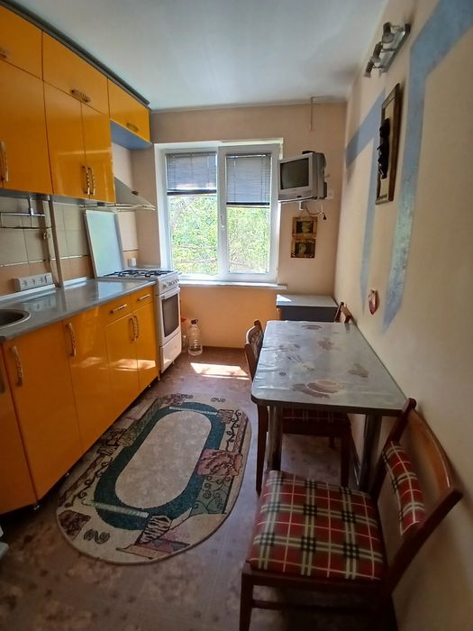 Сдаю 2к/кв 3/9 пр.Мира ( площ.Победы), мебель,техника 8000