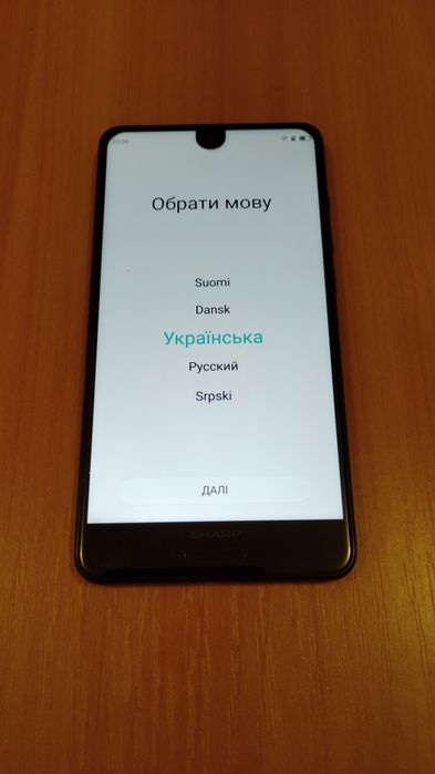 Смартфон-компакт Sharp aquos c10