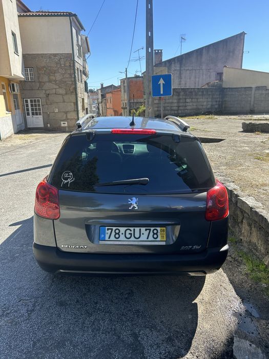 Peugeut 207sw break 1.4 2008