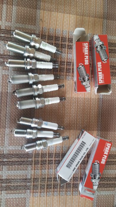 Свечи на двигатель, ngk...