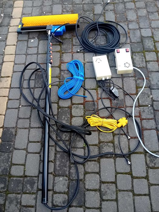 Szczotka elektryczna do czyszczenia paneli fotowoltaicznych  60cm