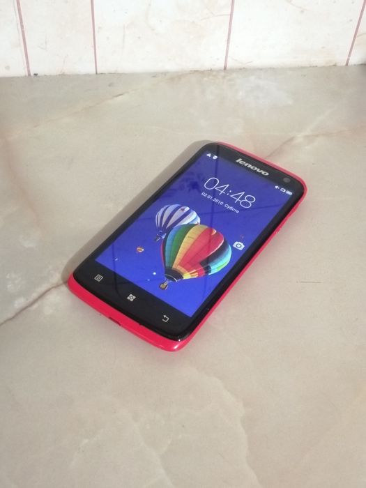 Телефон Lenovo S 820