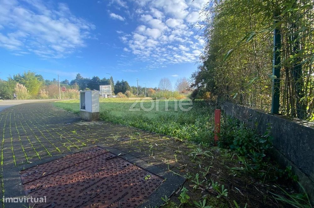 Lote urbano com excelente capacidade construtiva – 701 m² (Lote 1)