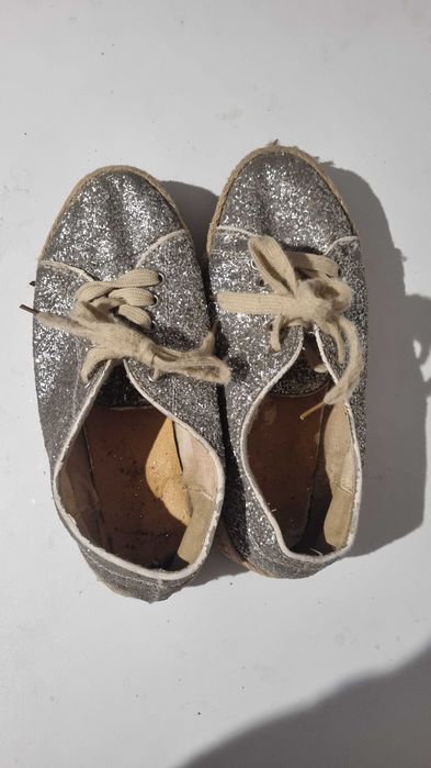 Sapatos praia brilhantes