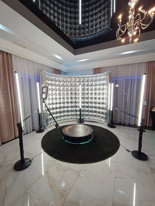 Fotobudka 360, fotolustro, drink bar, ciężki dym, napis miłość, iskry!