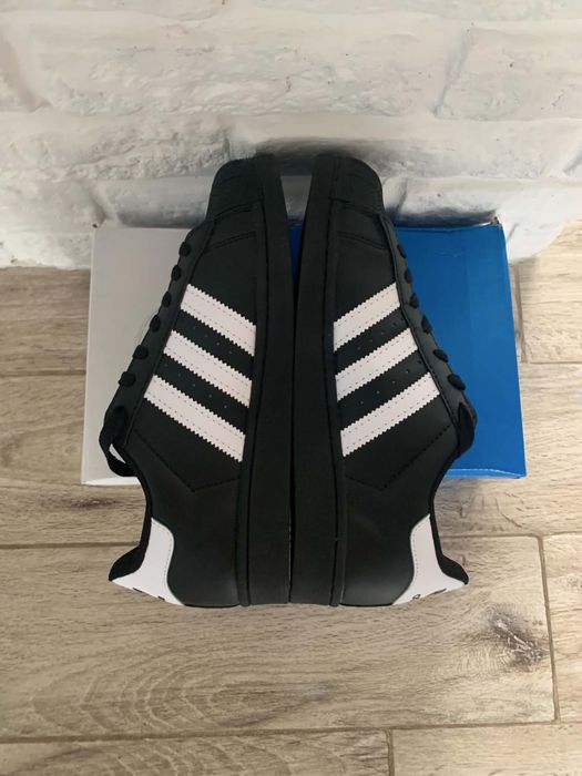 Adidas Superstary 43 1/3