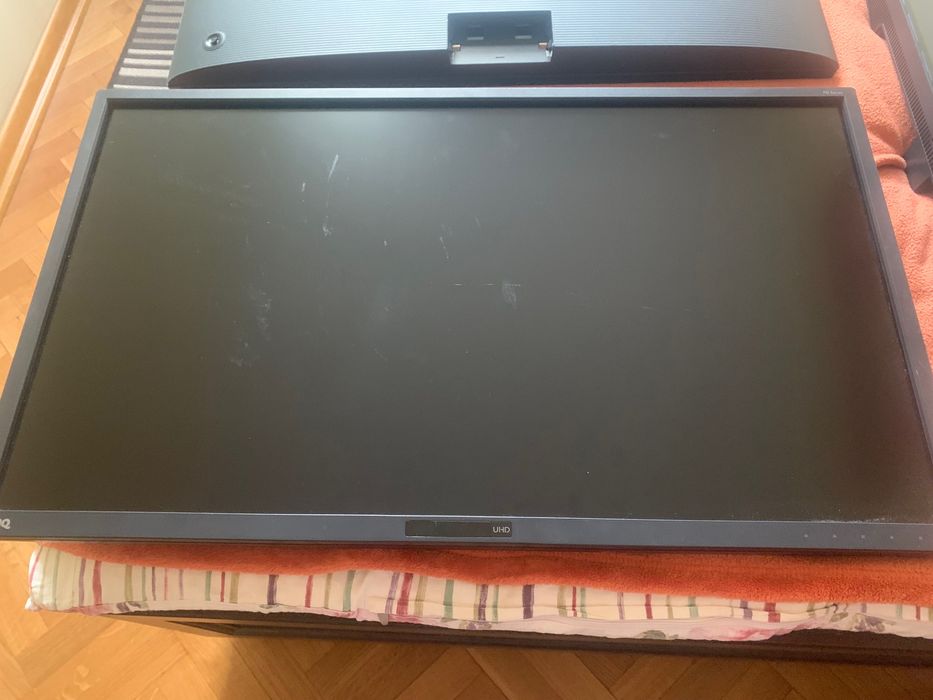 ZESTAW 5 monitorów plus uchwyty