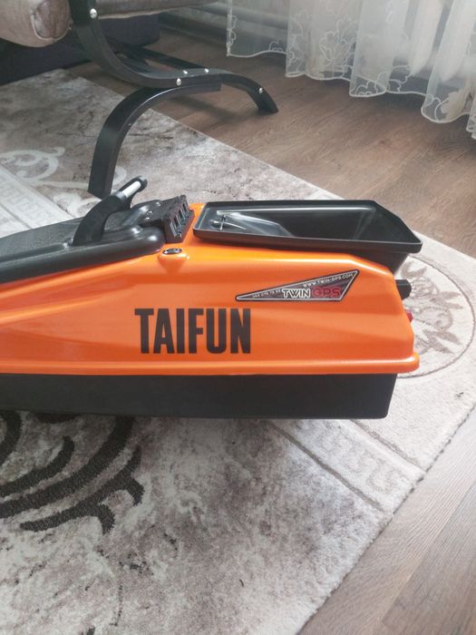 Карповий кораблик TAIFUN