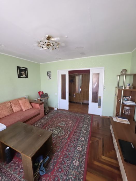 Продам 3х кімнату квартиру на Бородинському