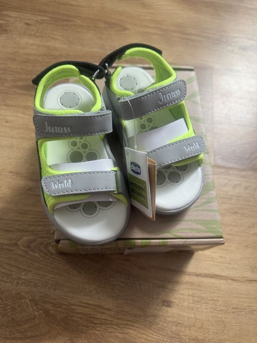 Босоніжки Chicco світяться 25 розмір