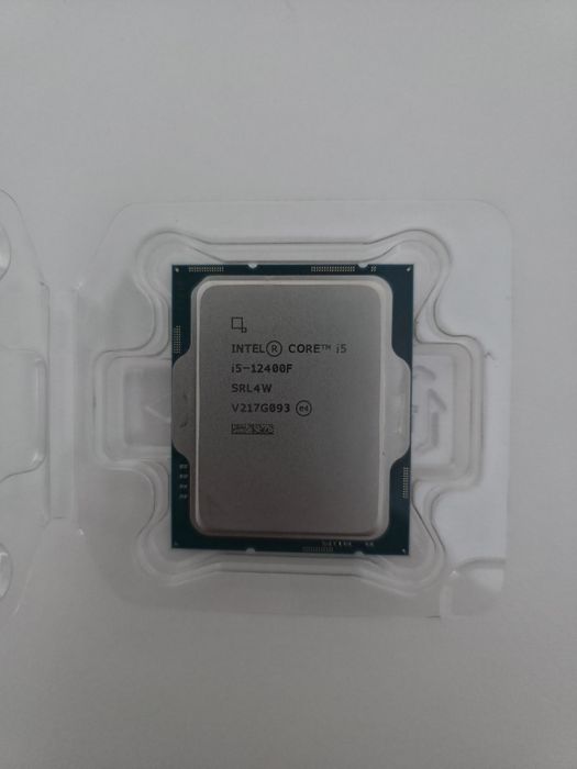 Intel Core i5-12400F + cooler box