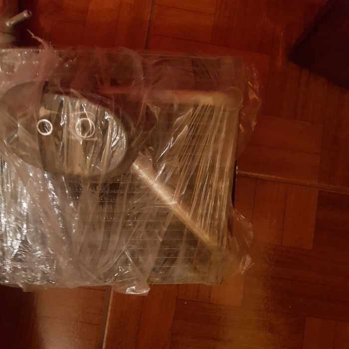 Várias peças de carro