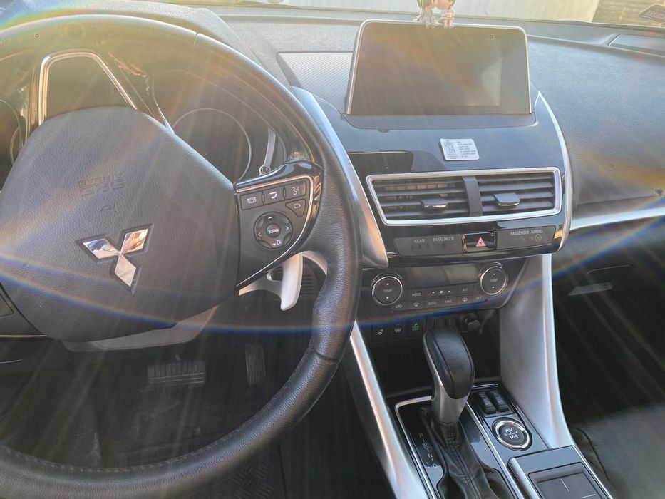 Mitsubishi Eclipse Cross Mitsubishi Eclipse-Cross, bogato wyposażony SUV