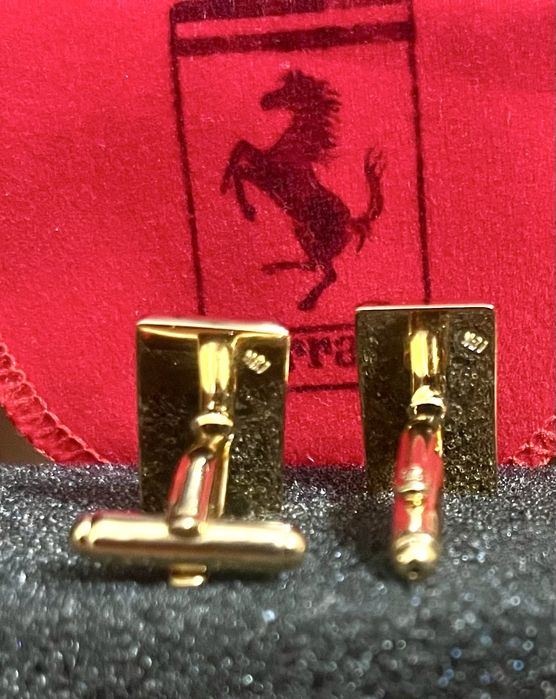 Botões de Punho Ferrari Vintage - Ouro laminado 18k - made in Italy