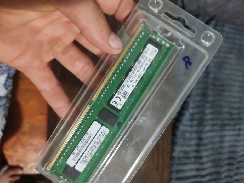 Продам оперативну пам'ять 16гб DDR 4
