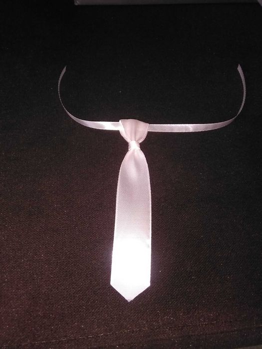 Zawieszki na butelki krawaciki (róż) 47szt