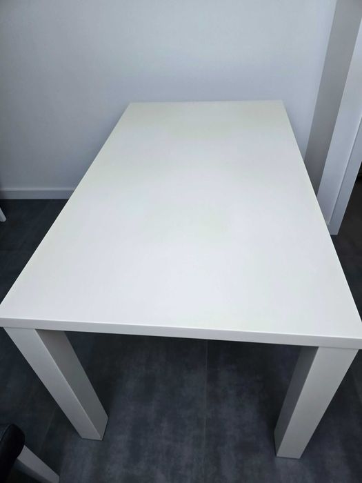 Sprzedam stół lakierowany kolor biały