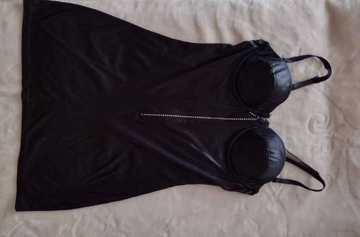 (75B) (36/S) Bogato zdobiona, woskowana koszulka, halka z Rzymu