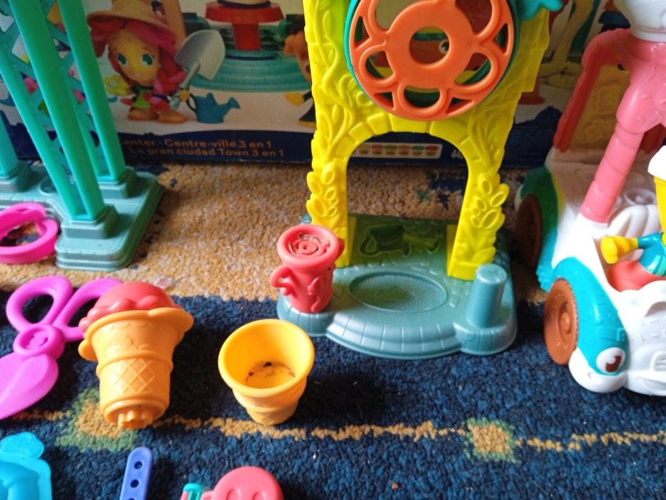 Zestaw play- doh ciastolina miasto town