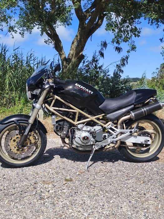 Ducati Monster M900