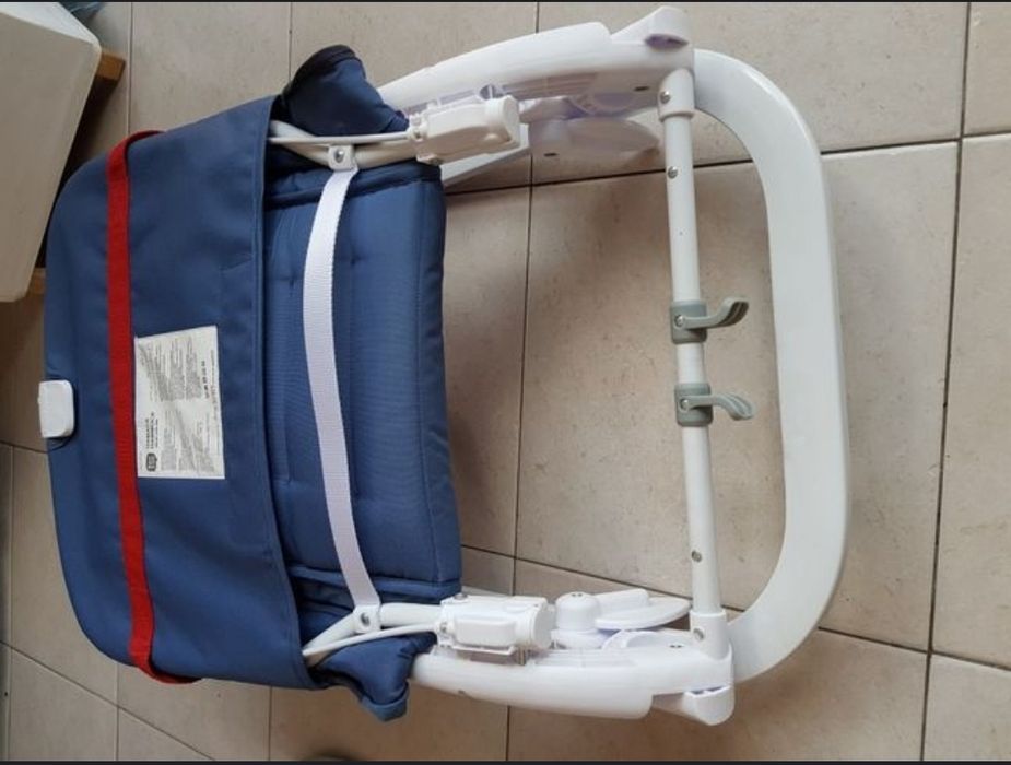 Espreguiçadeira de bebé de viagem e com música e vibração