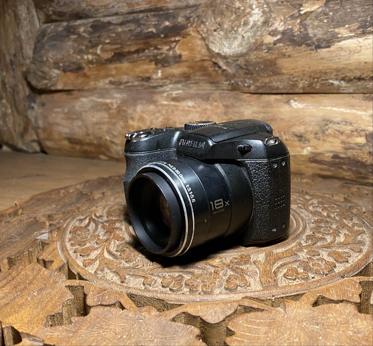 Aparat fotograficzny Fujifilm cyfrowy FinePix S1800 digital camera