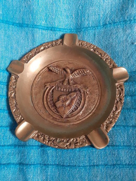 Cinzeiro em Bronze do Benfica