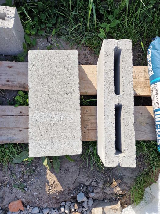 Акція! Продам шлакоблок 2 сорт, відмінна якість. Є також і інші блоки!