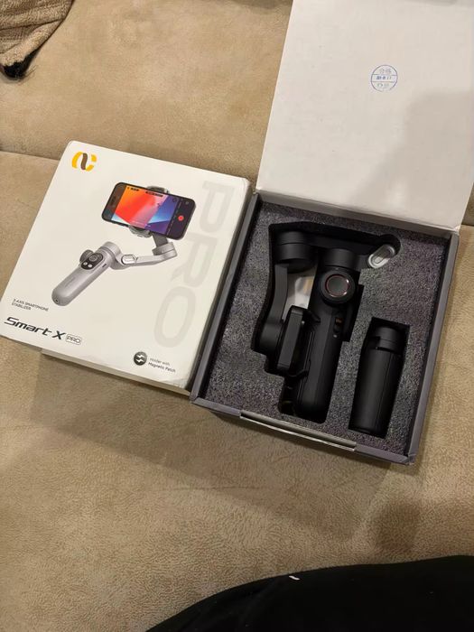 Стабилизатор для телефона трехосевой AOCHUAN SMART X Pro