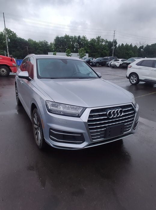 Audi Q7 quattro  2.0